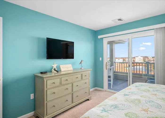 Beautiful 3 Bedroom With Bay Views, Indoor And Outdoor Pools! Holiday home Ocean City
