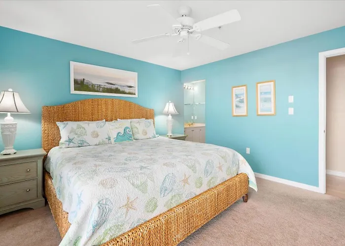 Holiday home Beautiful 3 Bedroom With Bay Views, Indoor And Outdoor Pools!