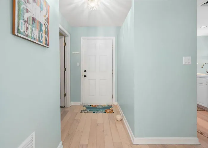 Beautiful 3 Bedroom With Bay Views, Indoor And Outdoor Pools! Holiday home Ocean City