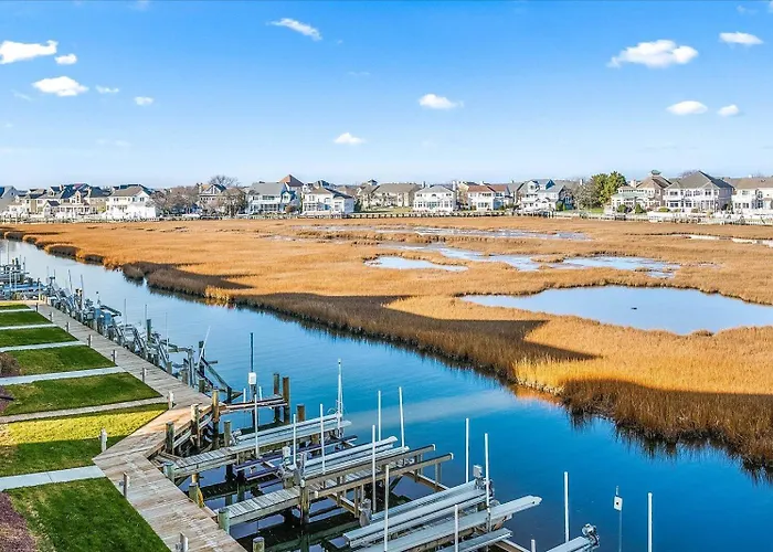 Beautiful 3 Bedroom With Bay Views, Indoor And Outdoor Pools! Ocean City