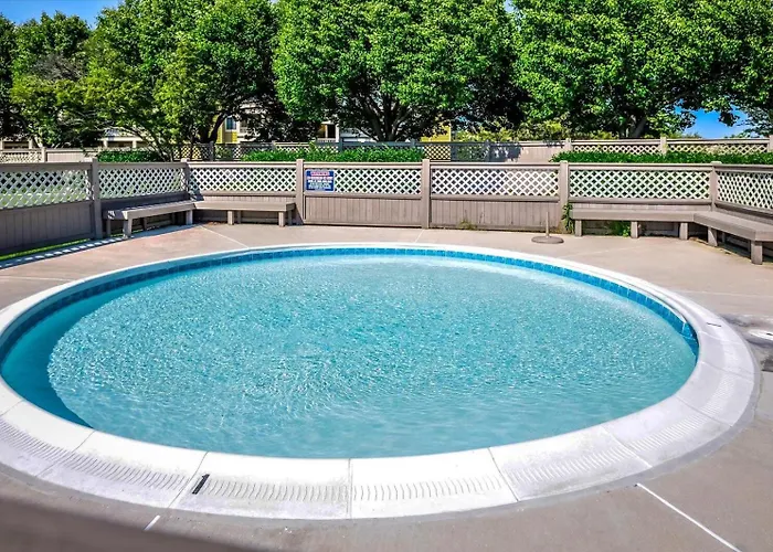 Holiday home Beautiful 3 Bedroom With Bay Views, Indoor And Outdoor Pools! *